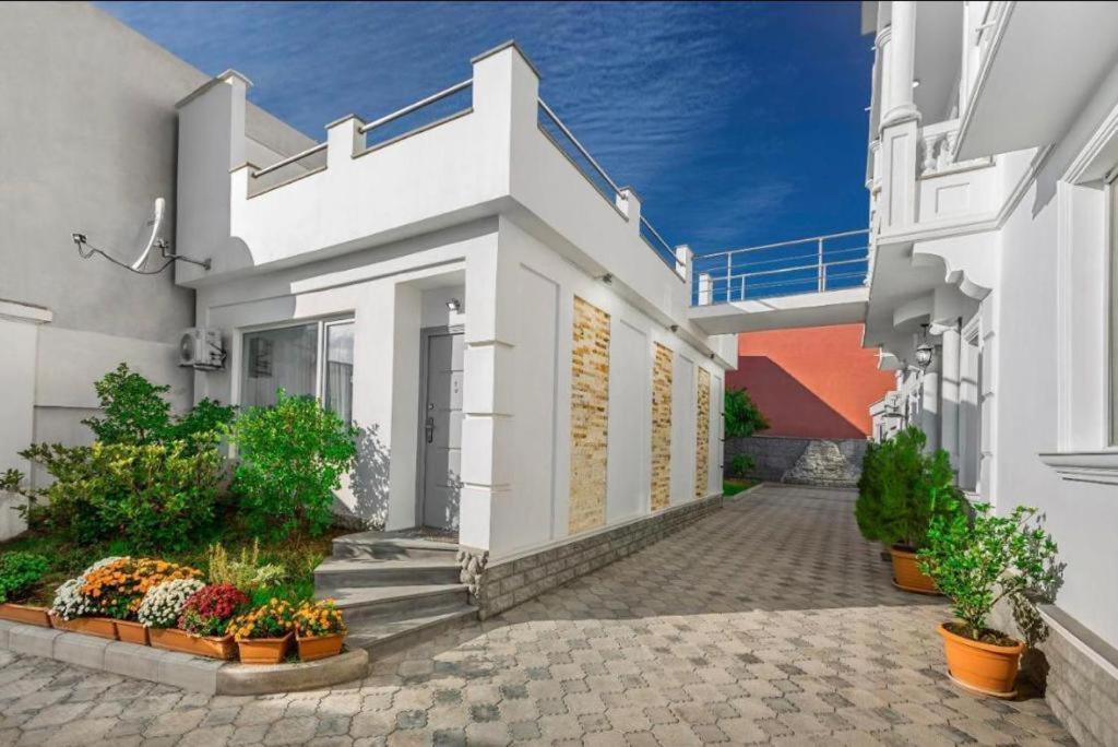 Hotel White House Tbilisi Esterno foto